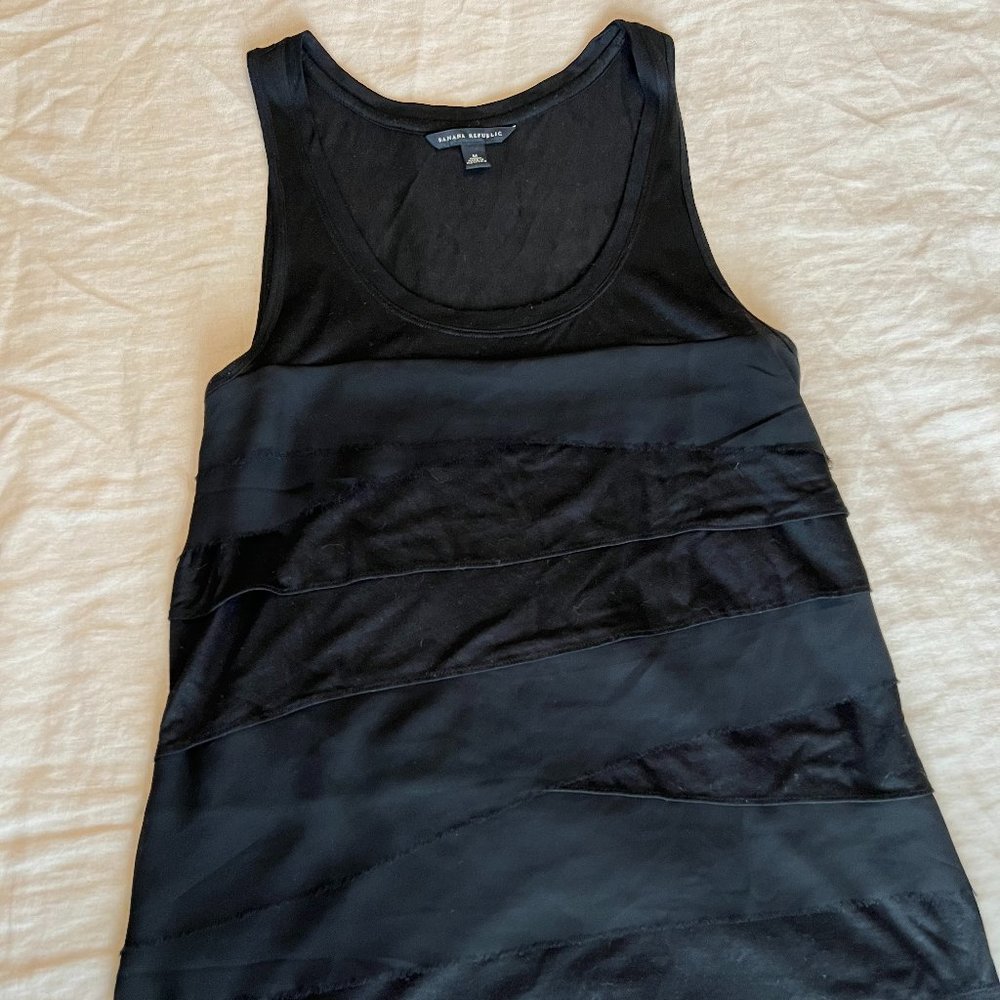 Banana Republic Black Layered Sleeveless Top - M